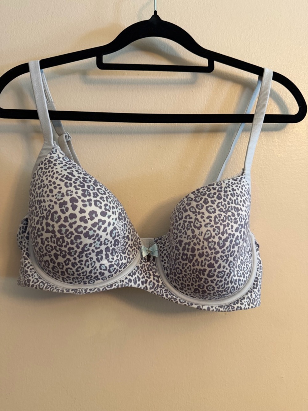Victoria's Secret Light Gray Leopard Print T-Shirt Bra